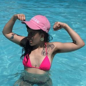 Meet your Posher, Avery